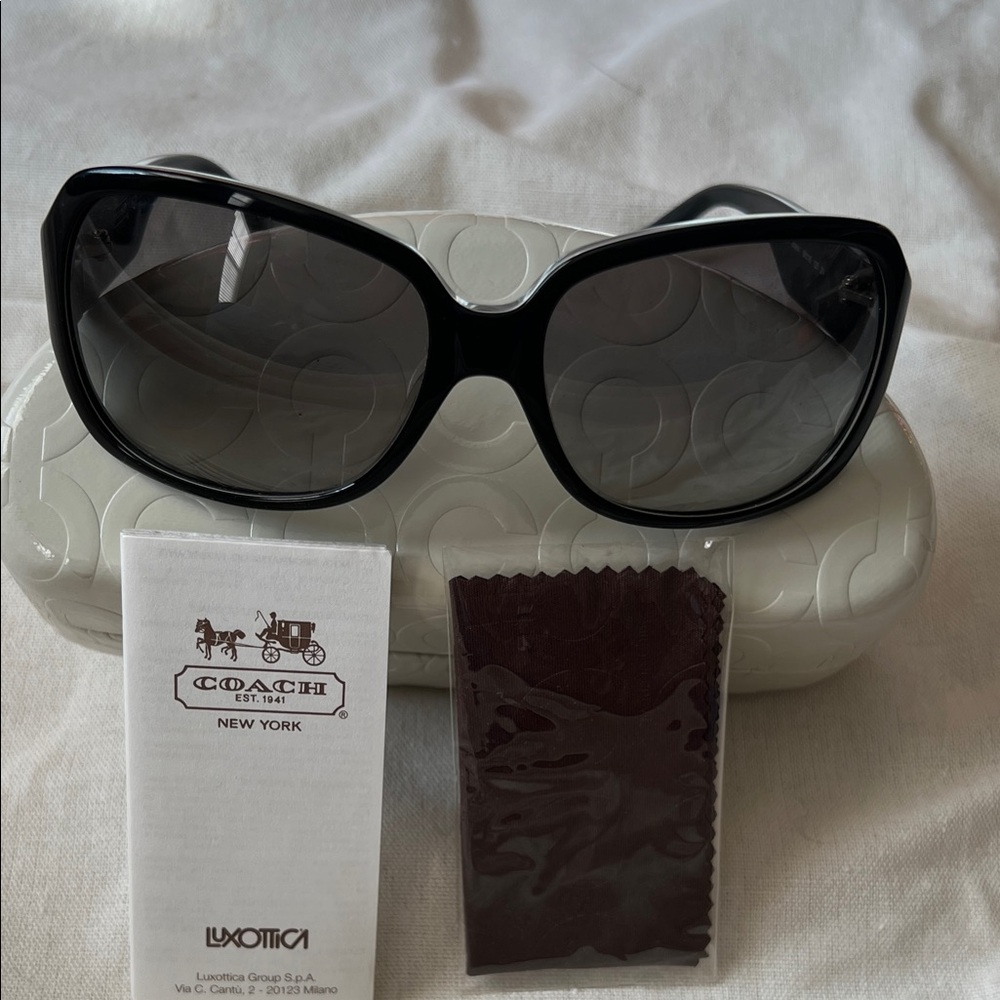 Coach Black Sunglasses HC 8031 Tasha